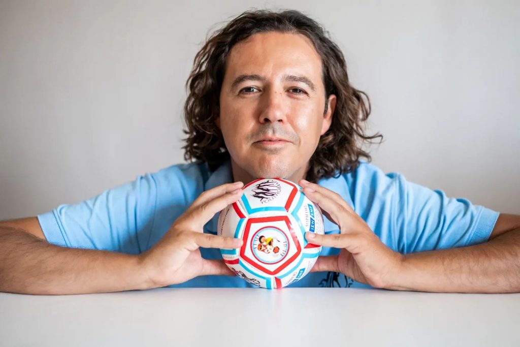Ηλίας Μάστορας: Ο εμπνευστής της παγκόσμιας καμπάνιας A Ball for All, στο Rabona!