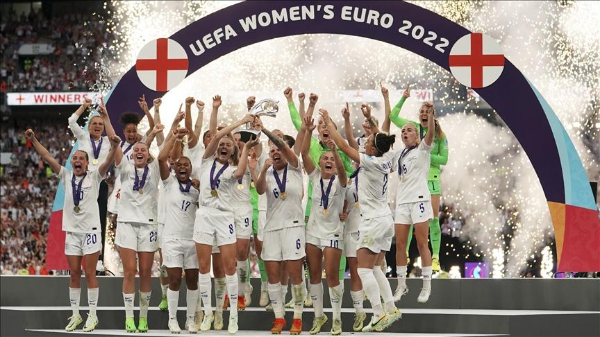 Η Αγγλία χρειαζόταν περισσότερο τη νίκη των γυναικών από των αντρών!